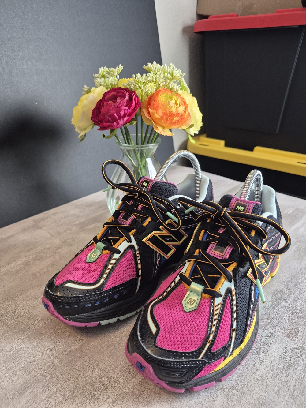 New Balance Women's Pink, Black & Yellow! "Neon Nights" Size 7 - Picture 2 of 4